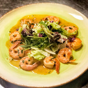 Креветки в чесночно-винном соусе