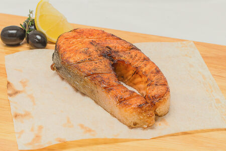 Стейк из семги на мангале