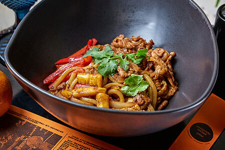 Вок со свининой в кисло-сладком соусе