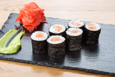 Маки ролл Лосось