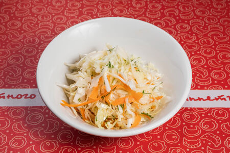 Салат с капустой и морковью