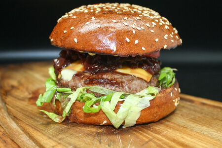 Бургер Брусничный