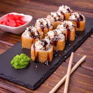 Ролл горячий Эби голд