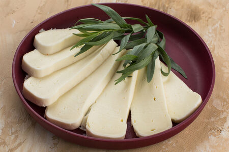 Молочный сулугуни