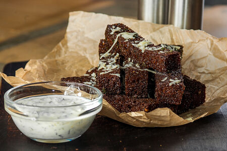 Гренки чесночные