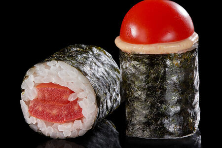 Ролл тонкий Томато спайси маки