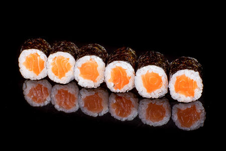 Ролл Сяке маки