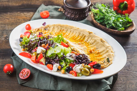 Салат с хумусом