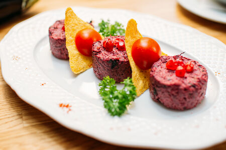 Пхали из свеклы с орехами