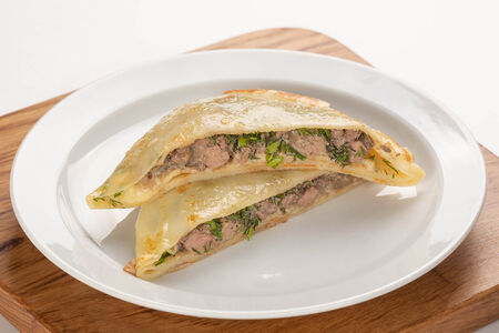 Блин с печеночкой, сыром, зеленью и грибочками