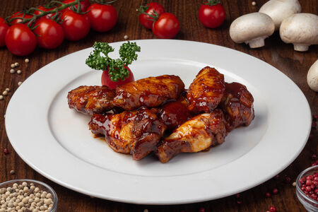 Крылья в медово-остром соусе