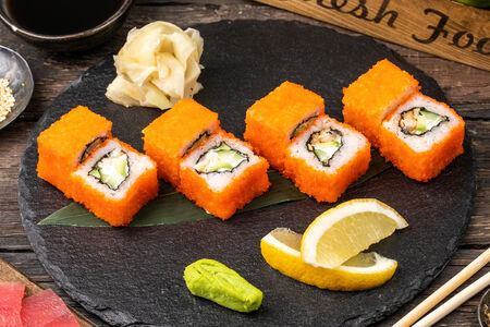 Ролл Калифорния с угрем