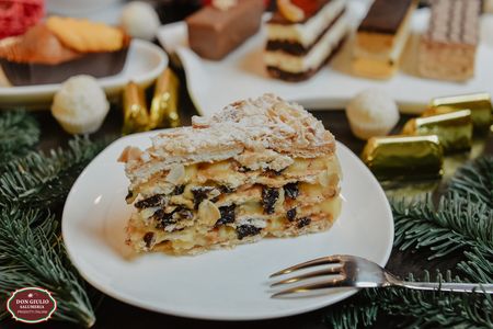 Торт Миндальный с черносливом