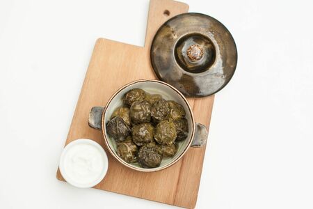 Долма из винoградных листьев