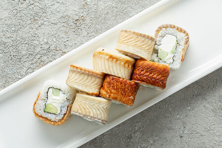 Ролл Филадельфия с угрем