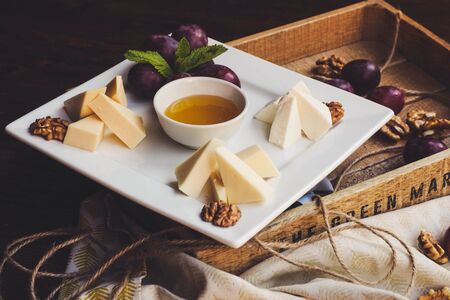 Ассорти из домашних сыров