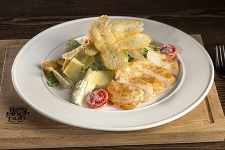 Салат Цезарь с курицей