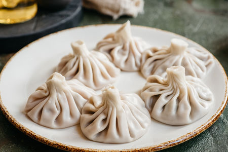 Кахетинские хинкали с бараниной и черным перцем