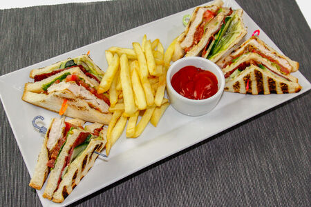 Клаб-сэндвич с курицей