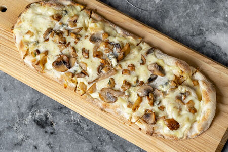 Пиццетта Белые грибы и горгонзола