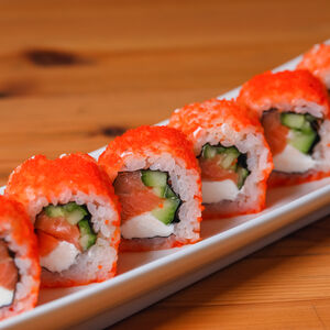 Ролл Калифорния с лососем