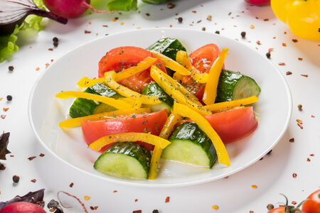 Салат овощной с итальянскими травами