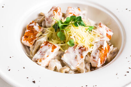 Феттуччини с лососем