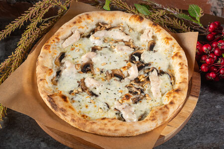 Пицца Челентано с куриным филе и шампиньонами