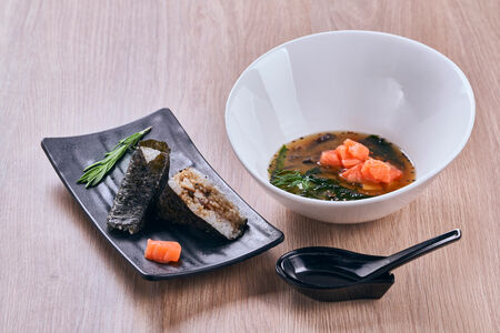 Обед с лососем и напиток