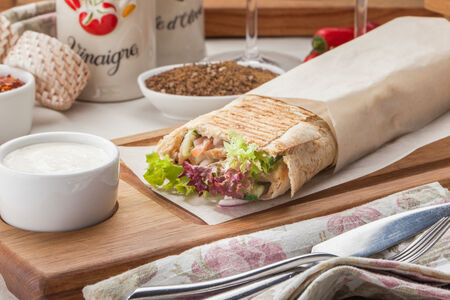 Шаверма с курицей в лаваше