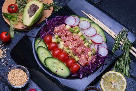 Поке с тунцом