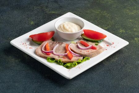 Язык с хреном