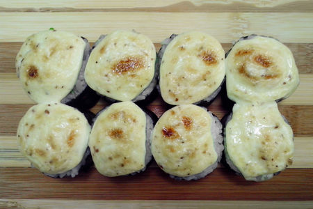 Ролл Юки с мидиями