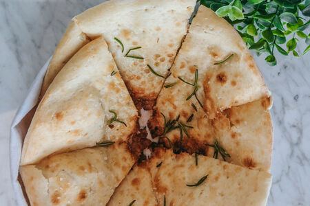 Фокачча с морской солью и розмарином