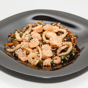 Соба с морепродуктами