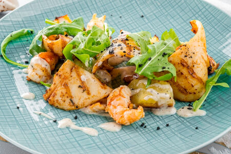 Командорский кальмар с креветкой и трюфельным соусом