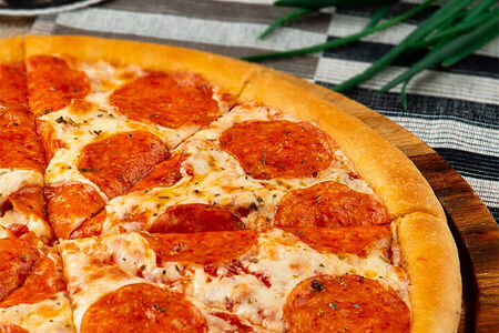 Пепперони Средняя пицца