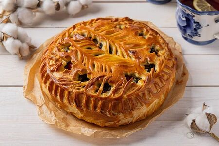 Пирог со щечками и овощами