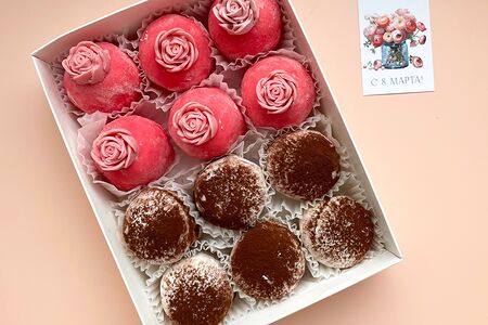 Моти на 8 Марта, M