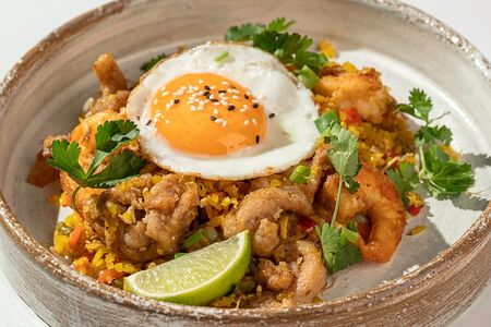 Рис малазийский с курицей и креветками