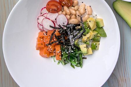 Поке с лососем