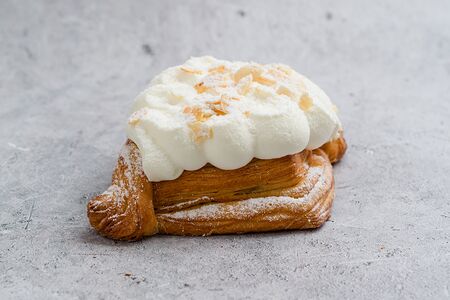 Даниш с вишней