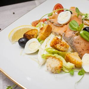 Цезарь с лососем