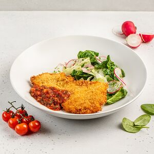 Шницель куриный с томатной сальсой