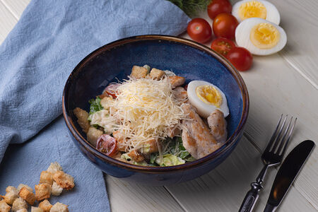 Цезарь с курицей