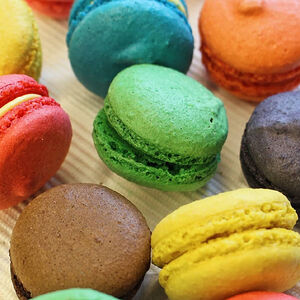 Макаронс миндальное