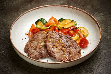 Лангет из говяжьей вырезки с овощами