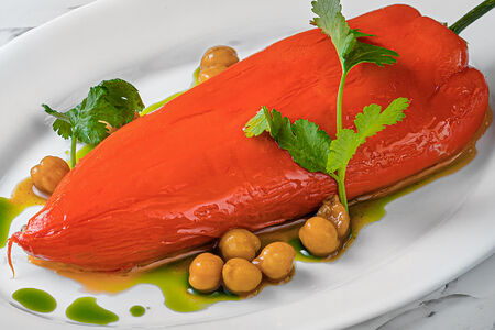 Перец рамиро с хумусом