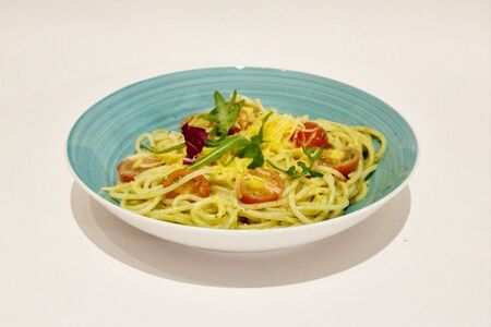 Паста с курицей и сырным соусом