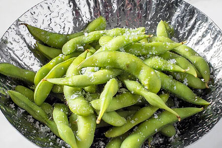 Бобы эдамамэ с морской солью